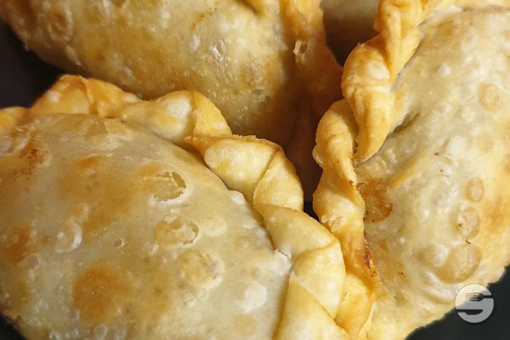 C4. Curry Puff - Sedap Kitchen
