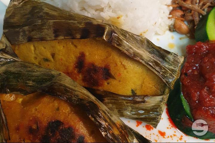 N6. Nasi Lemak Otak-Otak - Sedap Kitchen