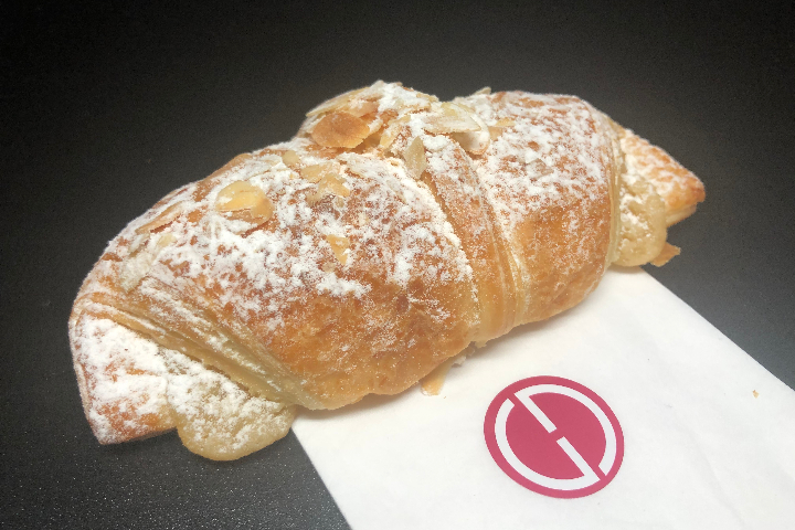 Croissant aux Amandes - Gilles Desplanches