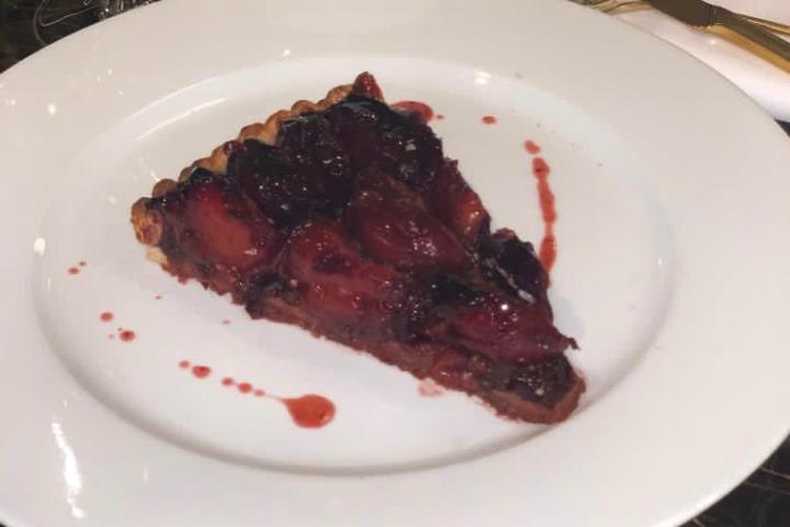 Tarte aux prunes - Paris Bistrot