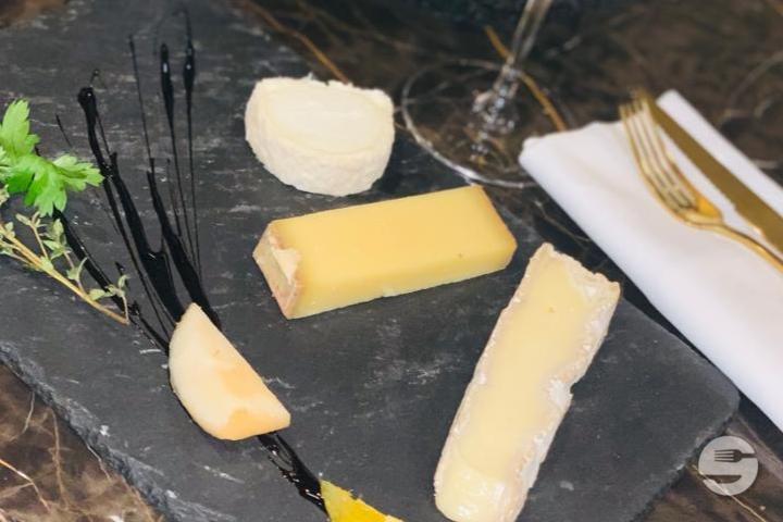 Assiette de 3 Fromages par Personne - Paris Bistrot