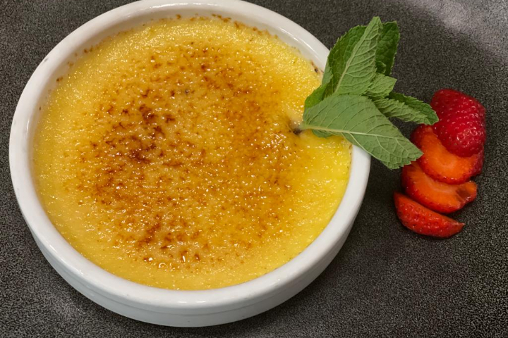 Vanilla Crème Brûlée - Paris Bistrot