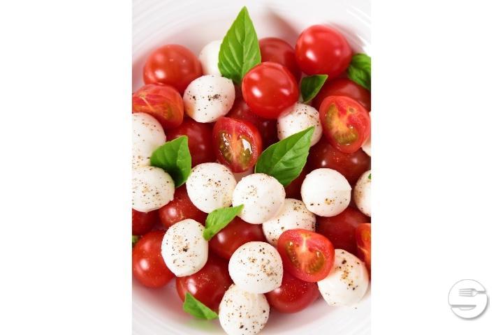 Caprese Salad - Tutku Food