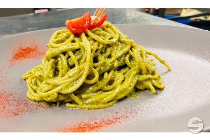 SPAGHETTI AL PESTO - Villa Duchessa