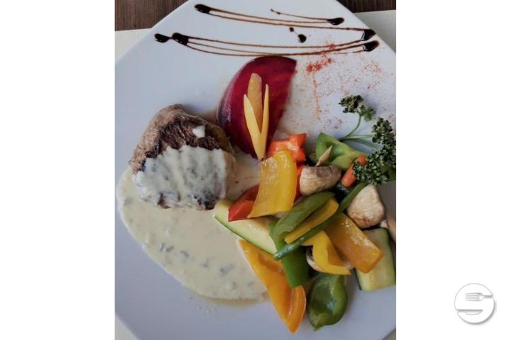 FILETTO DI MANZO AL GORGONZOLA - Villa Duchessa