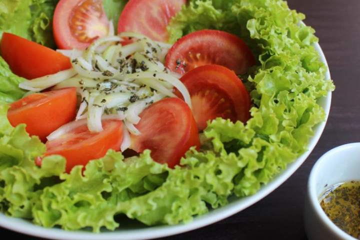 Salada com molho de limão - Au Tablier Portugais