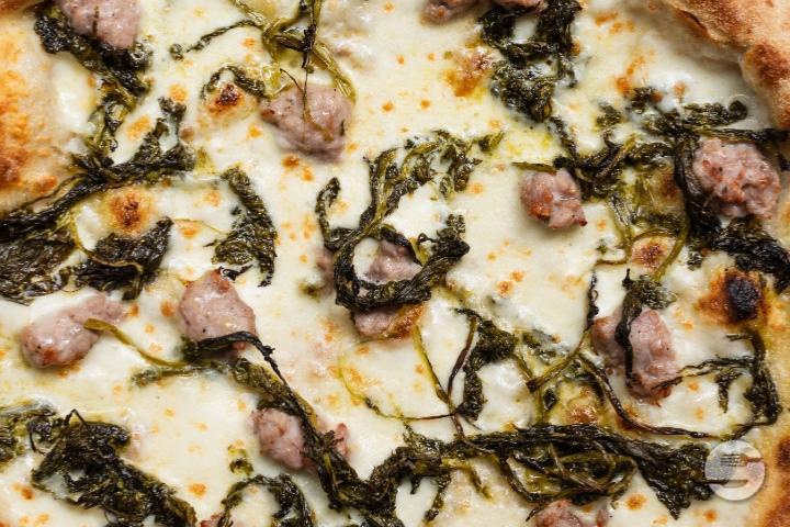 SALSICCIA E FRIARIELLI Bianca - La Bestia - Pizza Pizza