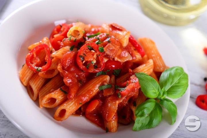 Spaghetti oder Penne all Arrabbiata - Snack-Boxenstopp