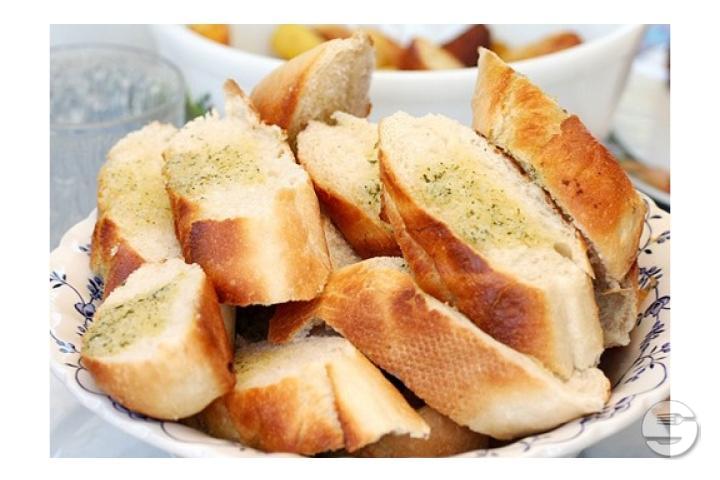 Knoblauchbrot - Snack-Boxenstopp