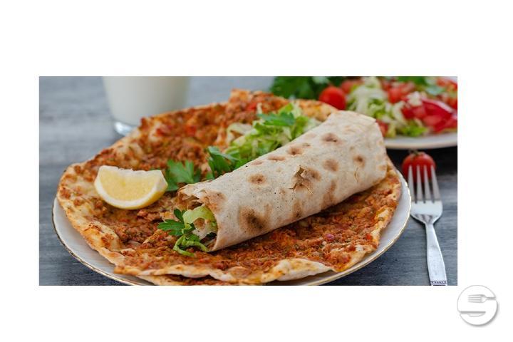 Lahmacun mit Salat - Snack-Boxenstopp