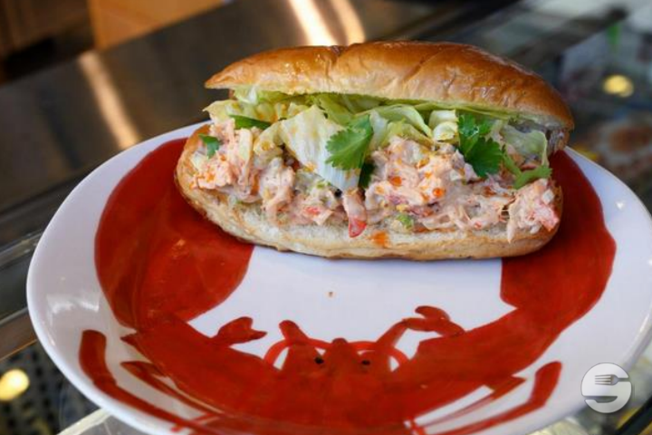 Menu Lobster Roll - The Fish Club