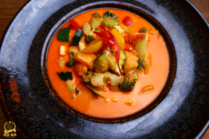 Tofu with Red Curry - KO-AH