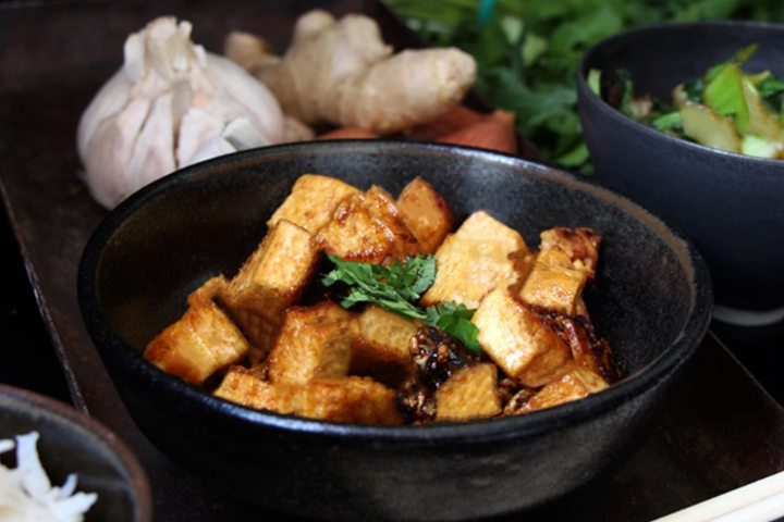Tofu Sautéed with Garlic and Pepper - KO-AH