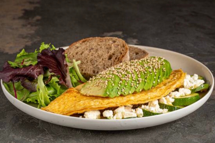 Omelette Courgettes Grillées & Féta - White Rabbit Brunch & Co