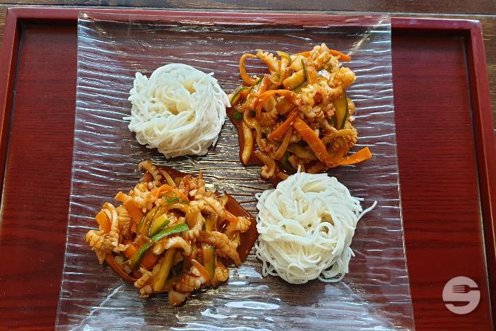 Ojingeo Muchim & Noodles - Kimchi