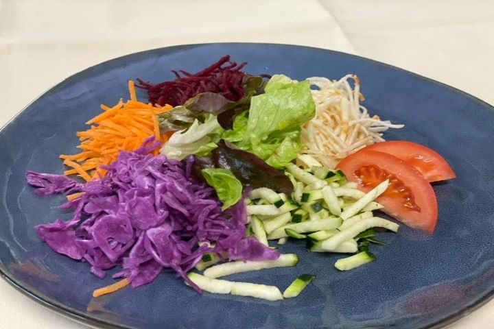 Salade Mêlée Composée de Crudités Fraîches - Restaurant du Tennis Morges