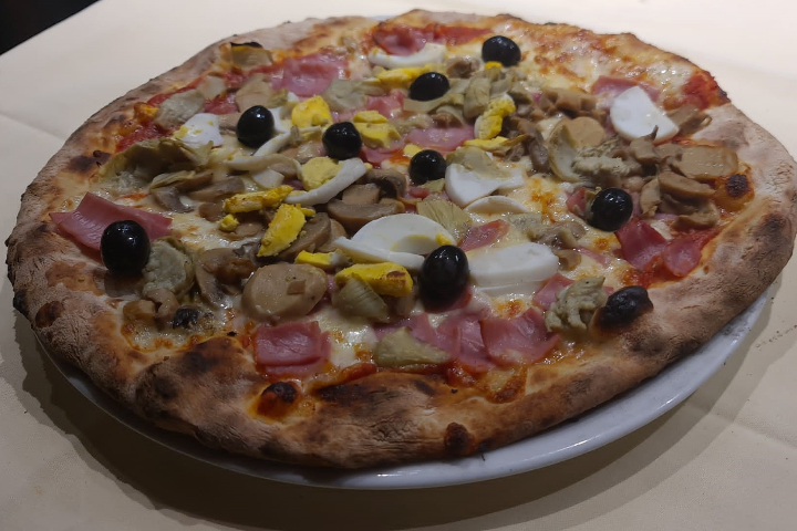 Pizza Capricieuse - Restaurant du Tennis Morges