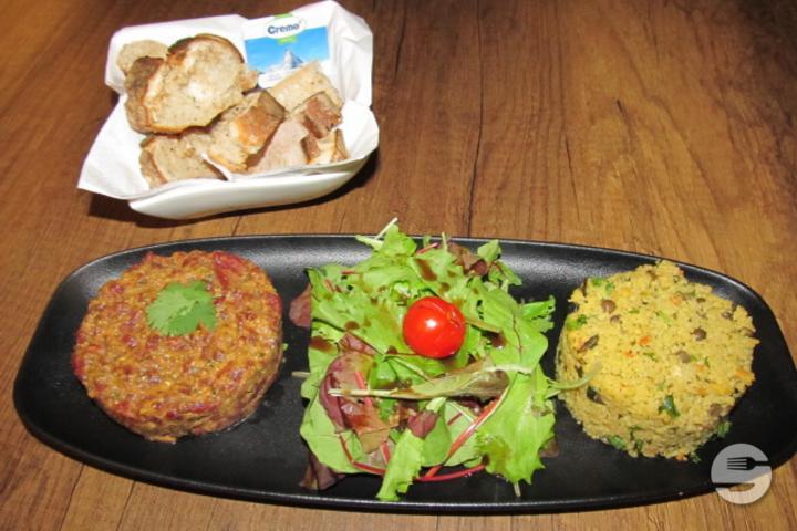 Beef Tartar Tradition - Le Bistrot Cent Vins