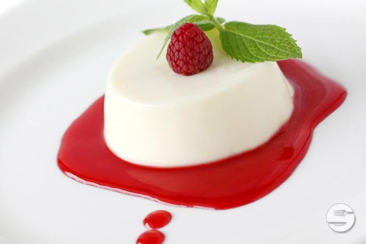 Panna Cotta and its Coulis - Le Bistrot Cent Vins