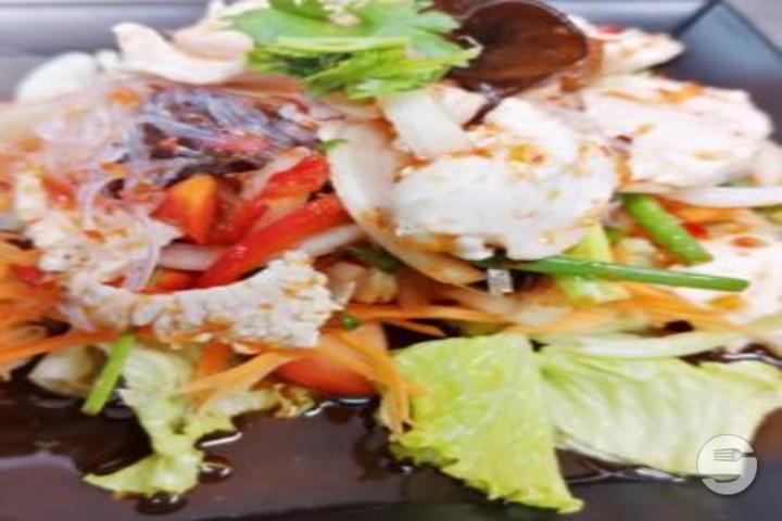 Chicken Salad - Lamaï Thaï Food