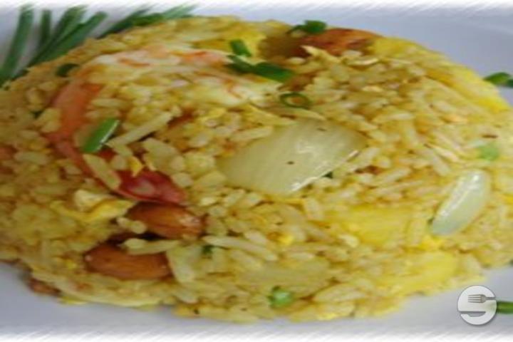 Stir-Fried Rice Red Curry with Vegetables - Lamaï Thaï Food