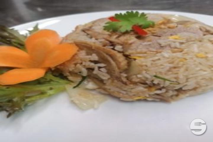 Stir-Fried Rice Curry Green with Duck - Lamaï Thaï Food