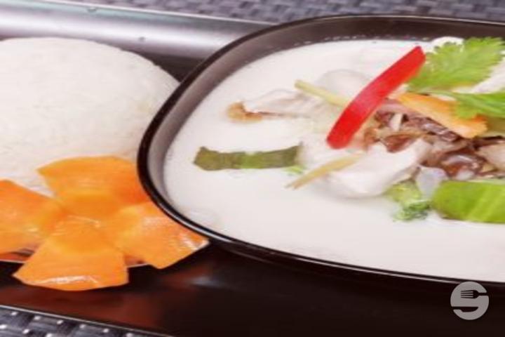 Coconut Milk Chicken - Lamaï Thaï Food