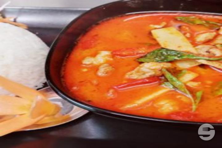 Red Curry Chicken - Lamaï Thaï Food