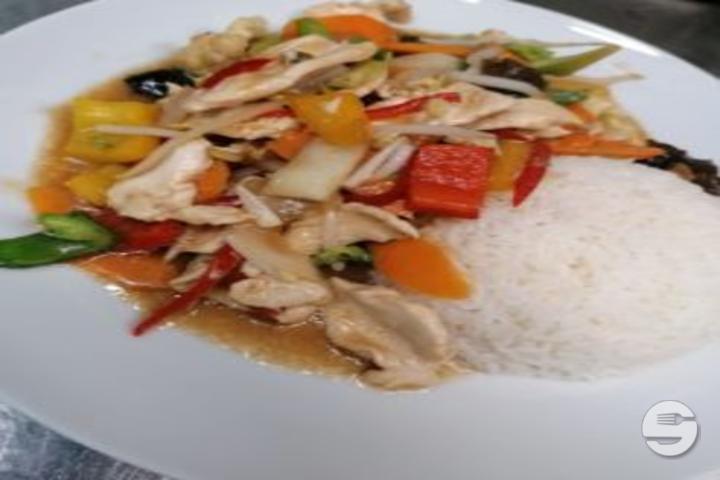 Vegetables Stir-Fried Pork - Lamaï Thaï Food