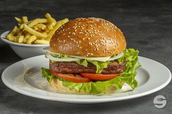 Hamburger de Boeuf et Frites - Migros Restaurant Take Away La Passerelle