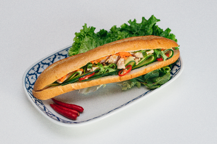 Sandwich au Poulet 5 épices - Little Saigon