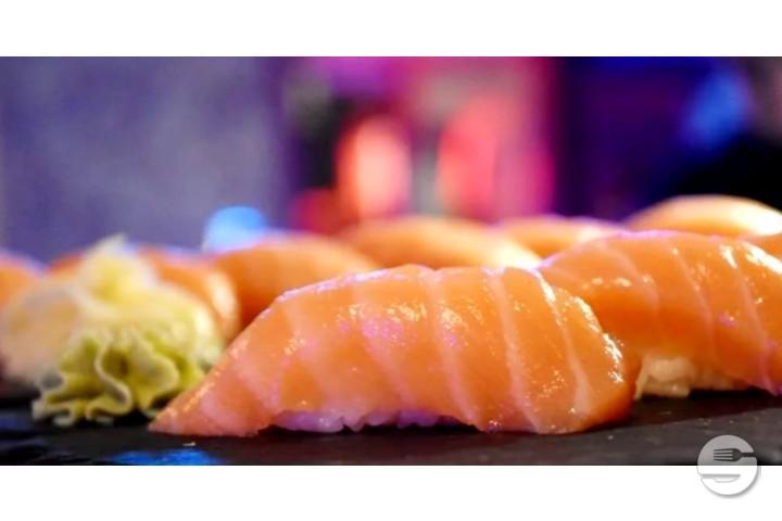 Nigiri Salmon - Just Cafè