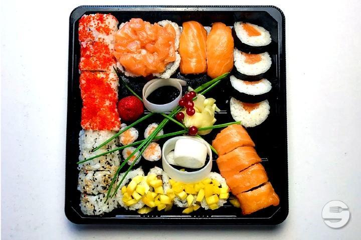 Sushi Box per 2 persons - Sushi Mendrisio