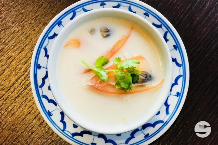 03. Soupe Thaï au Poulet et Lait de Coco - Wok Royal