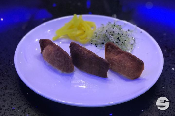 S42. Nigiri Tofu - Wok Royal