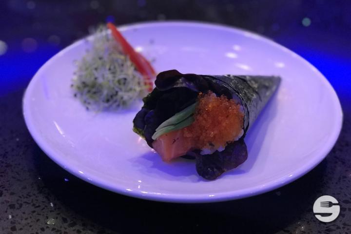 S61. Temaki au Saumon Avocat et Mayonnaise - Wok Royal