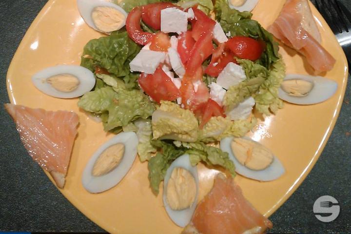 Smoked Salmon Salad - Pizzeria du Chemin de Fer