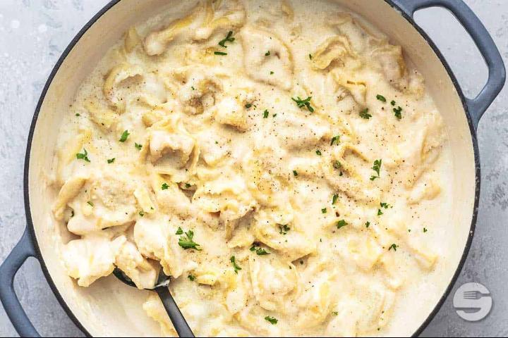 Tortellini with Cream - Pizzeria du Chemin de Fer
