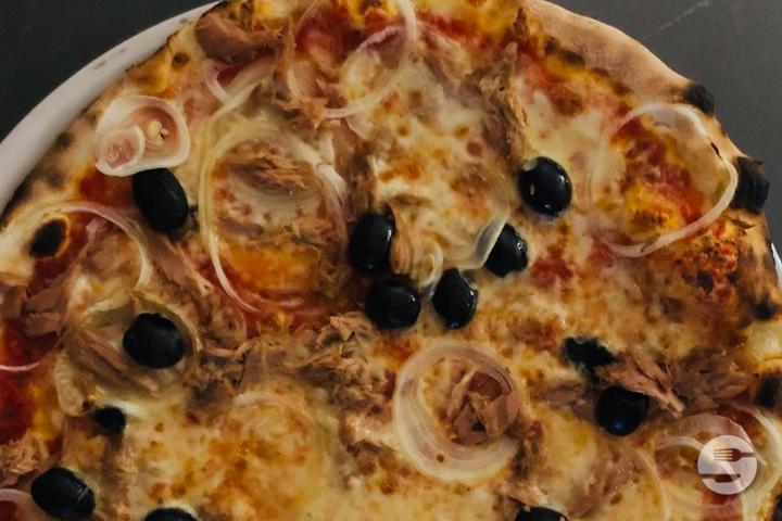Pizza al Tonno - Pizzeria du Chemin de Fer
