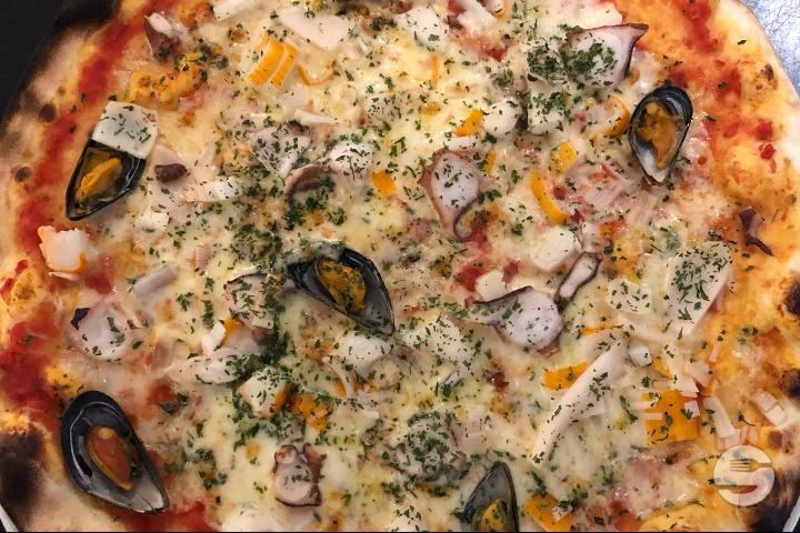 Pizza Frutti di Mare - Pizzeria du Chemin de Fer