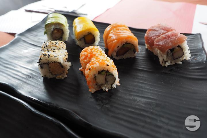 Portion Sushi Nigiri et Uramaki - Lung Wah
