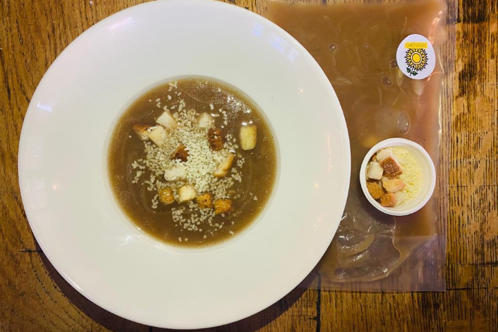 Soupe à l'oignon - Brasserie Belleville