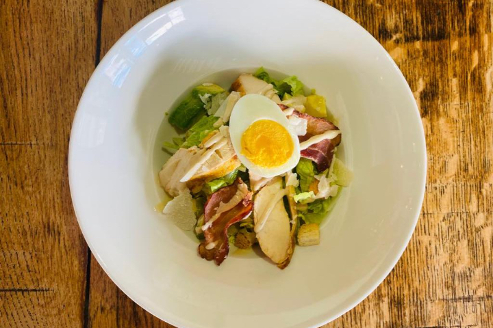 Salade Caesar - Brasserie Belleville