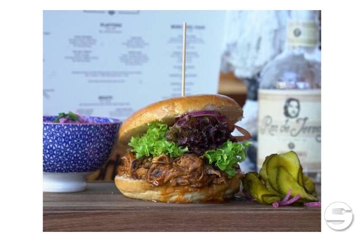 Pulled Pork Burger incl. Side - Brisket Southern BBQ & Bar