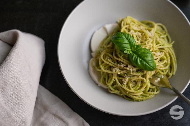 Spaghetti au Pesto de Basilic - Moderne Trattoria du Bourg