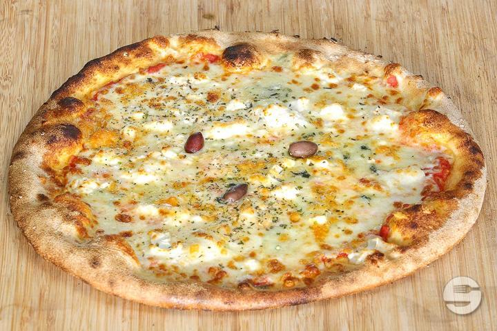 Pizza 4 Formaggi - Moderne Trattoria du Bourg