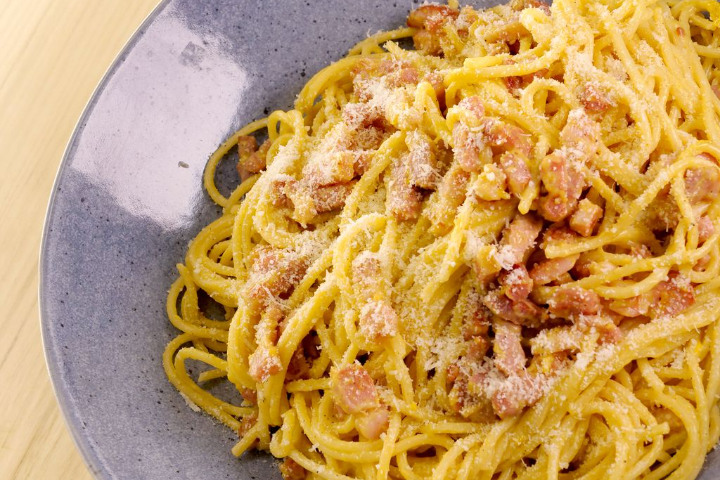 Spaghetti Carbonara - Moderne Trattoria du Bourg