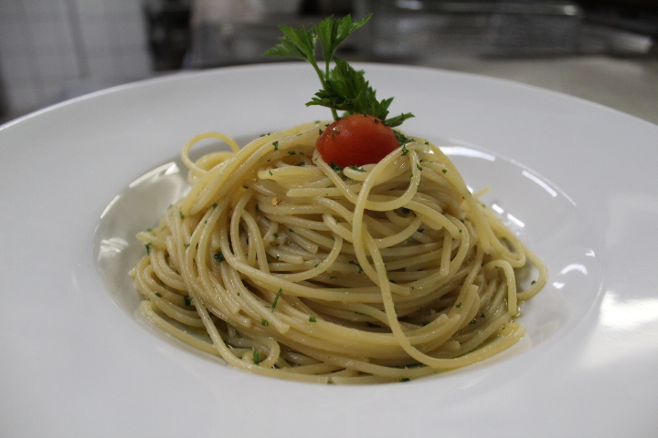Aglio Оlio Peperoncino - La Tonnella