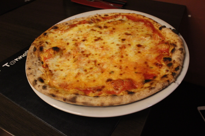Pizza Margherita - La Tonnella