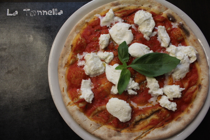Pizza Bufalina - La Tonnella